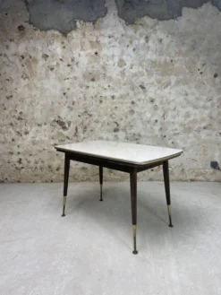 Table à manger à manivelle