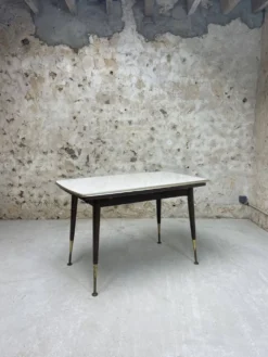 Table à manger à manivelle