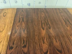 Table à manger modèle 55 par Omann Jun