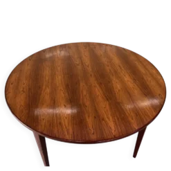 Table à manger modèle 55 par Omann Jun