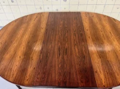 Table à manger modèle 55 par Omann Jun