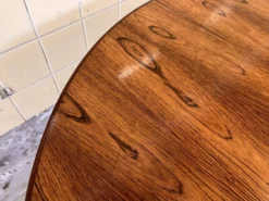Table à manger modèle 55 par Omann Jun