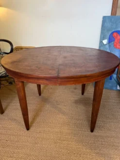 Table à manger ovale extensible en bois et placage en loupe de noyer