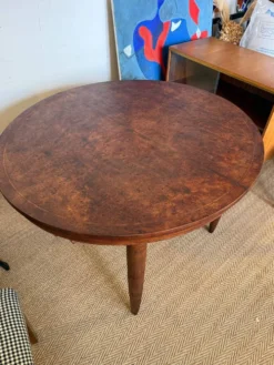 Table à manger ovale extensible en bois et placage en loupe de noyer