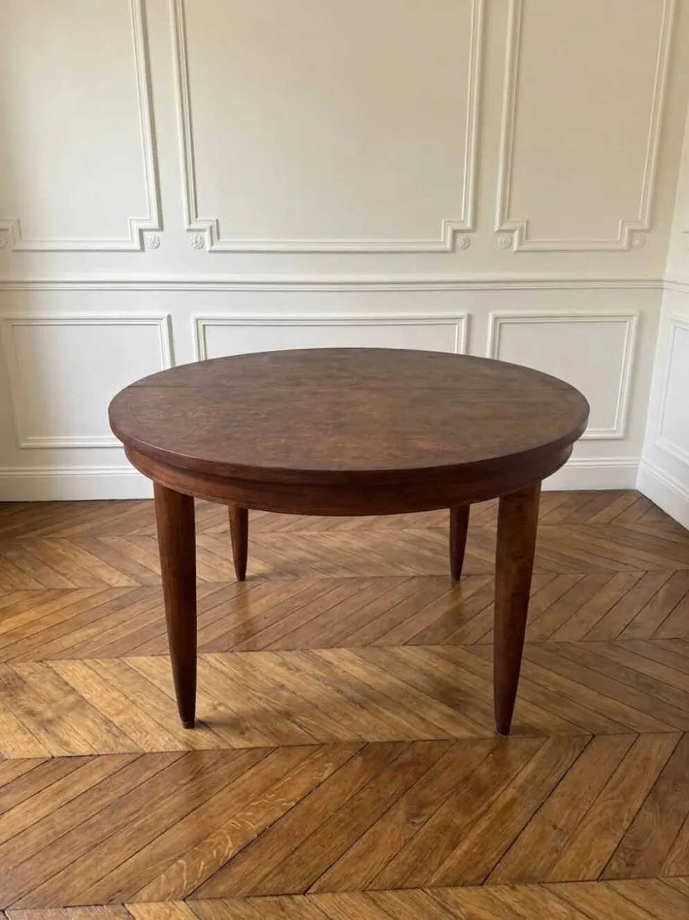 Table à manger ovale extensible en bois et placage en loupe de noyer