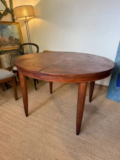 Table à manger ovale extensible en bois et placage en loupe de noyer
