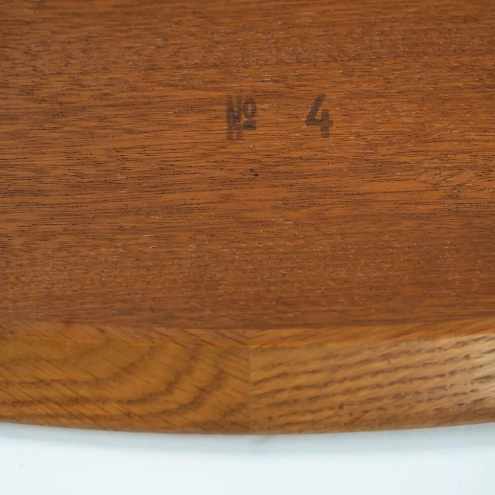 Table à manger ovale extensible en teck de la marque danoise Dyrlund, années 1970.