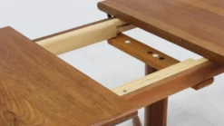 Table à manger ovale extensible vintage Dyrlund en teck massif des années 1960