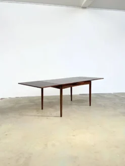 Table à manger palissandre à rallonges intégrées — Danemark, années 60