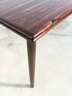 Table à manger palissandre à rallonges intégrées — Danemark, années 60