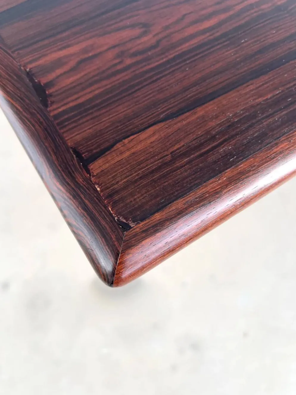 Table à manger palissandre à rallonges intégrées — Danemark, années 60