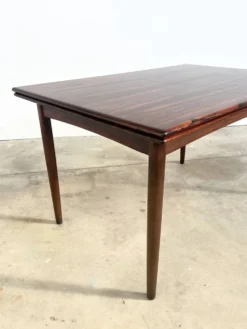 Table à manger palissandre à rallonges intégrées — Danemark, années 60