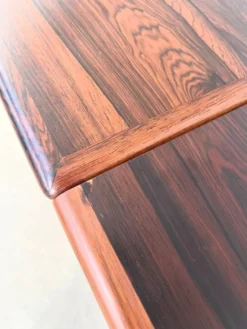Table à manger palissandre à rallonges intégrées — Danemark, années 60