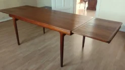 Table à manger par Johannes Andersen