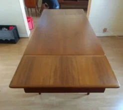 Table à manger par Johannes Andersen