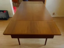 Table à manger par Johannes Andersen