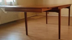 Table à manger par Johannes Andersen