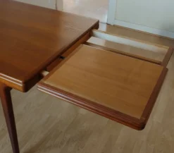 Table à manger par Johannes Andersen