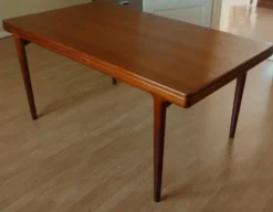 Table à manger par Johannes Andersen