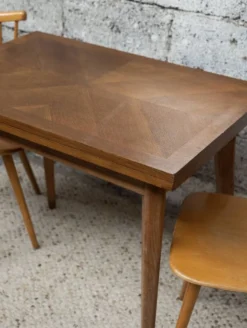Table à manger pliable extensible moderniste français