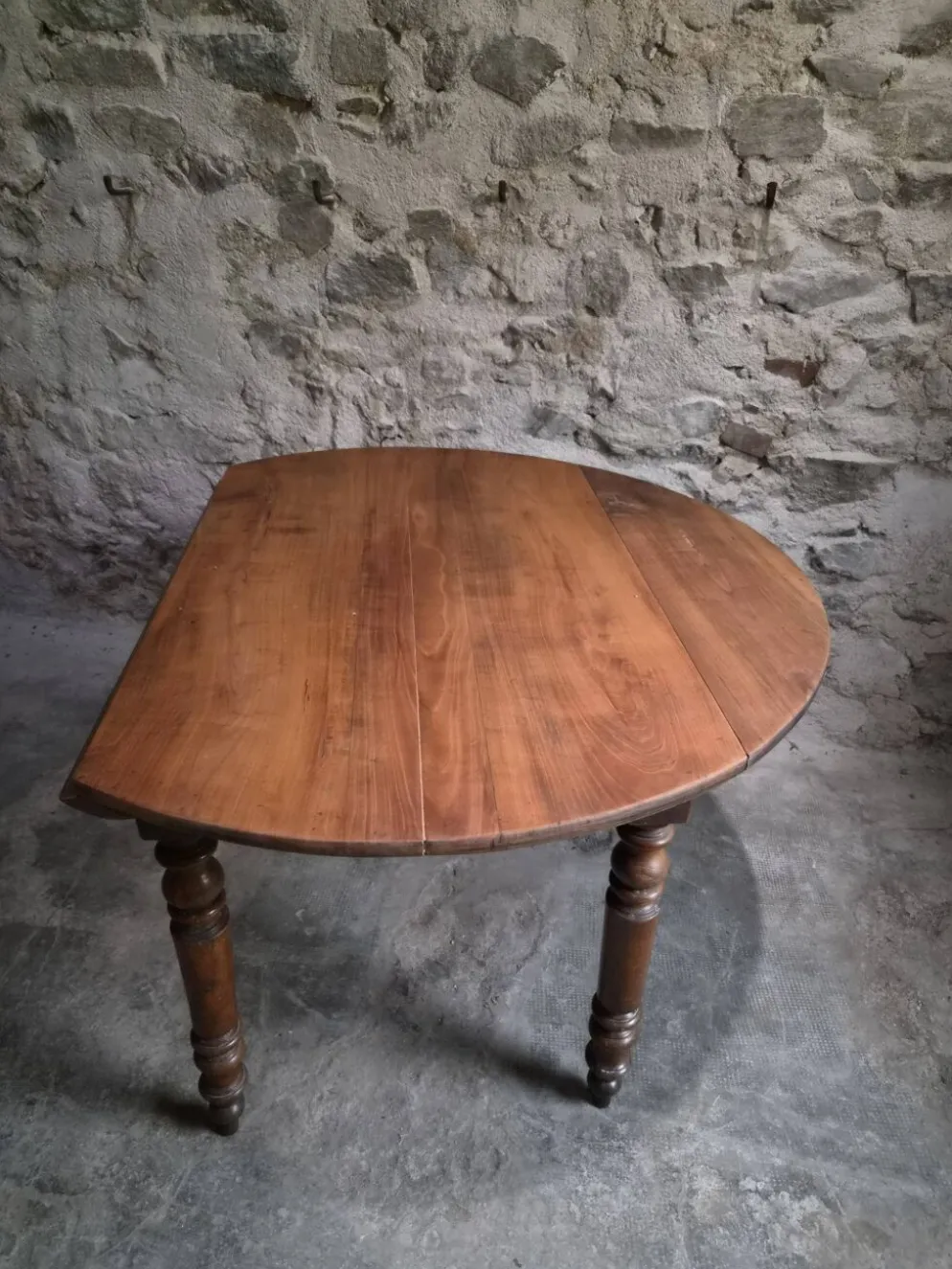 Table à manger pliante ancienne en merisier et noyer, France 1870–1900