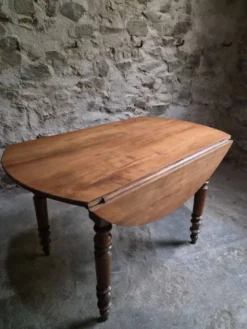 Table à manger pliante ancienne en merisier et noyer, France 1870–1900
