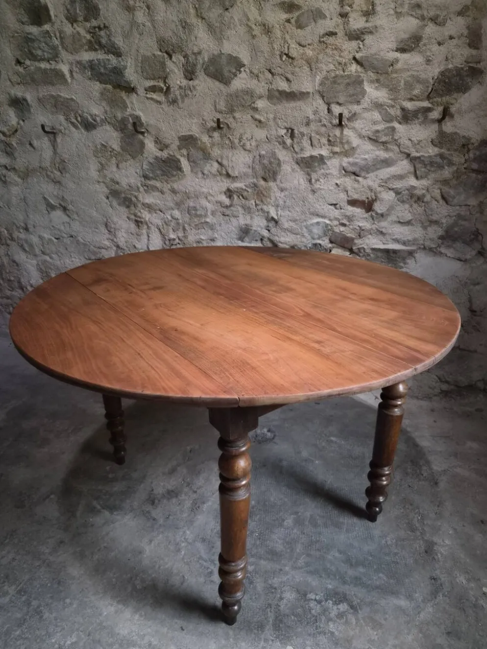 Table à manger pliante ancienne en merisier et noyer, France 1870–1900
