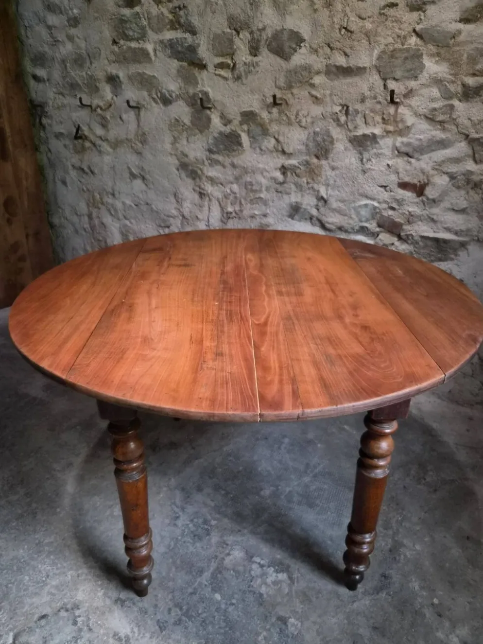 Table à manger pliante ancienne en merisier et noyer, France 1870–1900