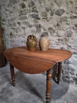 Table à manger pliante ancienne en merisier et noyer, France 1870–1900