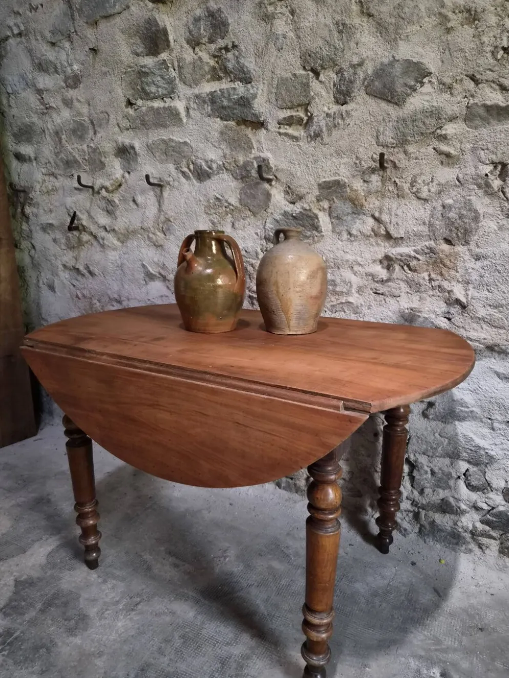 Table à manger pliante ancienne en merisier et noyer, France 1870–1900