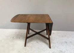 Table à manger à rabat Ercol Old Colonial 377 en bois d'orme, étiquette bleue, années 1950.