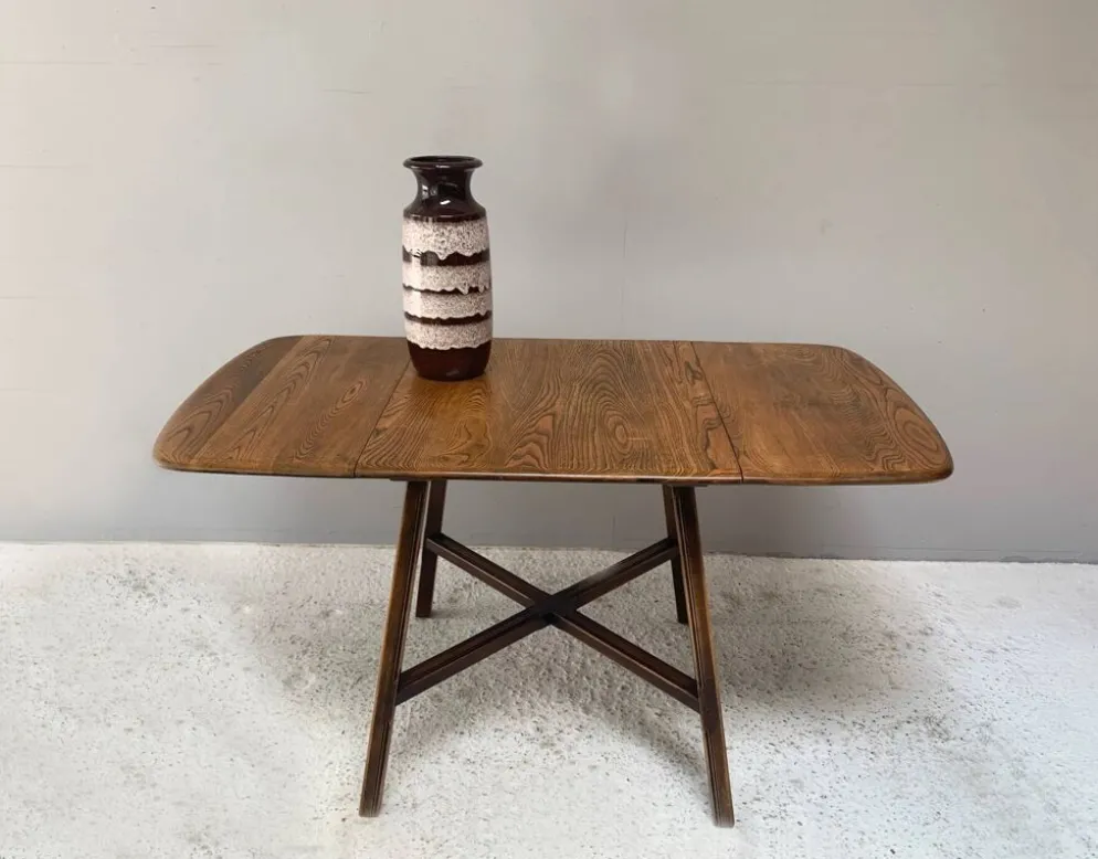 Table à manger à rabat Ercol Old Colonial 377 en bois d'orme, étiquette bleue, années 1950.