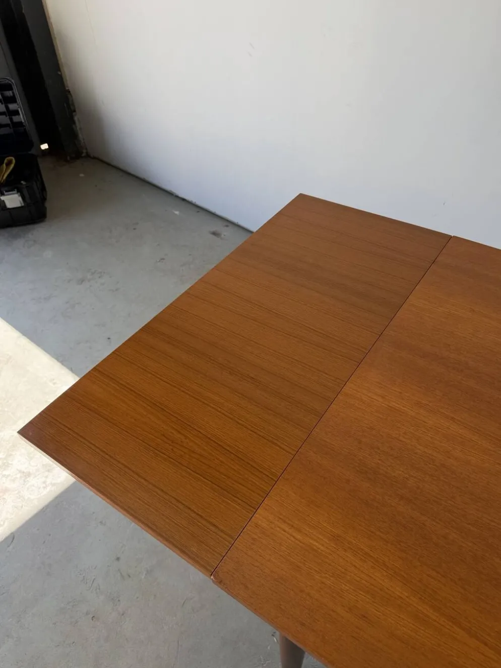 Table à manger rectangulaire à rallonges design scandinave en teck