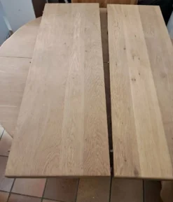 Table à manger ronde brutaliste chêne massif De Puydt – Extensible 120/200