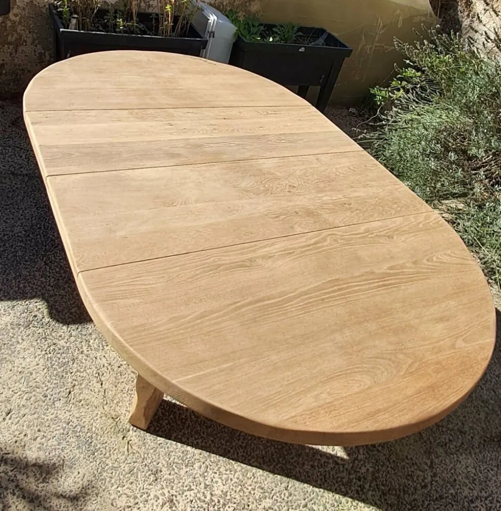 Table à manger ronde brutaliste chêne massif De Puydt – Extensible 120/200