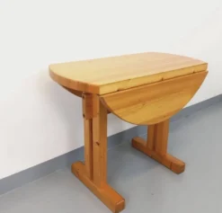 Table à manger ronde Charlotte Perriand les Arcs