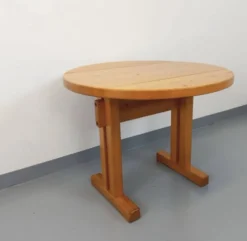 Table à manger ronde Charlotte Perriand les Arcs