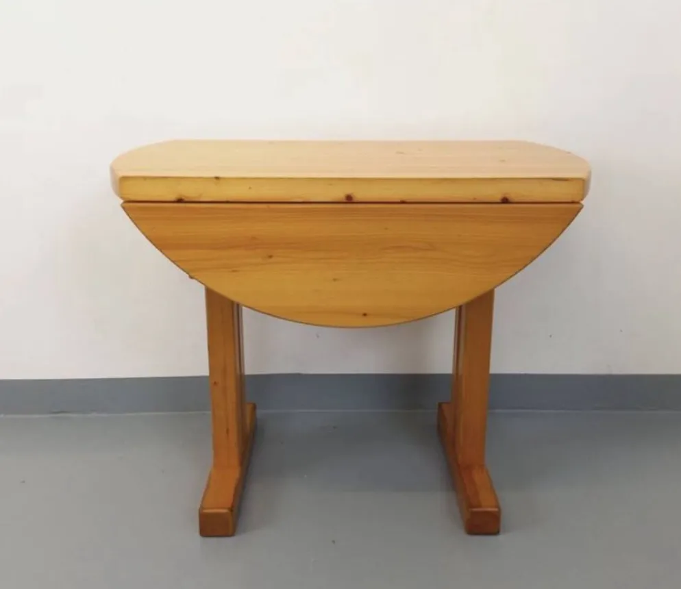 Table à manger ronde Charlotte Perriand les Arcs
