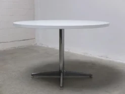 Table à manger ronde de l'ère spatiale, années 1970