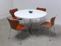 Table à manger ronde de l'ère spatiale, années 1970