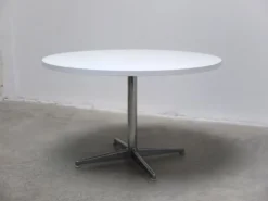 Table à manger ronde de l'ère spatiale, années 1970