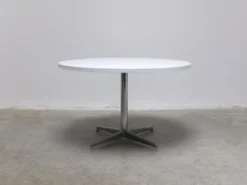 Table à manger ronde de l'ère spatiale, années 1970
