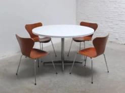 Table à manger ronde de l'ère spatiale, années 1970