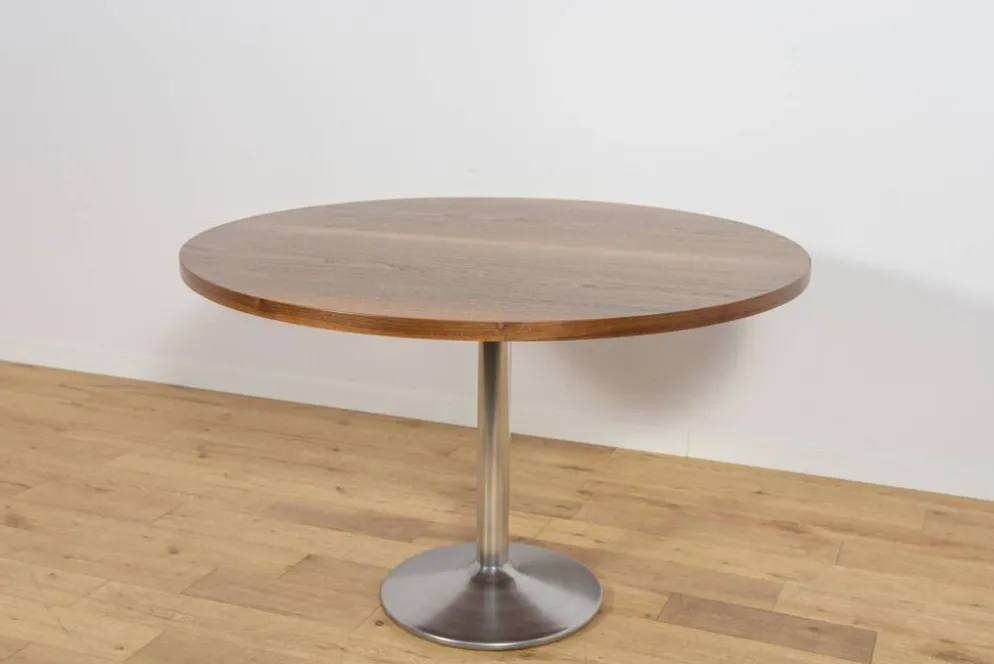 Table à manger ronde en noyer du milieu du siècle, Danemark, années 1970