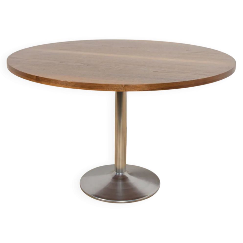 Table à manger ronde en noyer du milieu du siècle, Danemark, années 1970