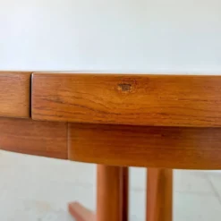 Table à manger ronde en teck Silkeborg avec extensions