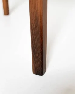 Table à manger ronde extensible en noyer, Suède, années 1960