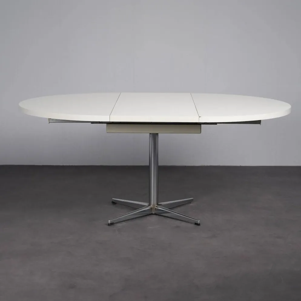 Table à manger ronde extensible par Pastoe, Pays-Bas, années 1970