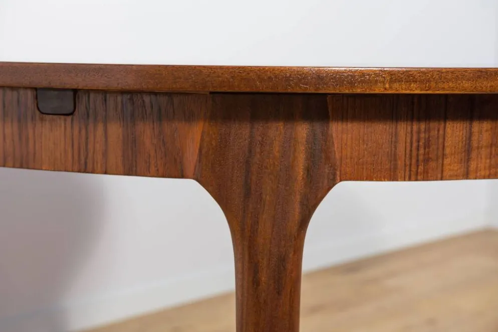 Table à manger ronde extensible en palissandre du milieu du siècle de McIntosh, Royaume-Uni, années 1960.