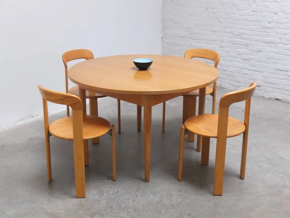 Table à manger ronde extensible en chêne par Van Den Berghe-Pauvers, années 1970.